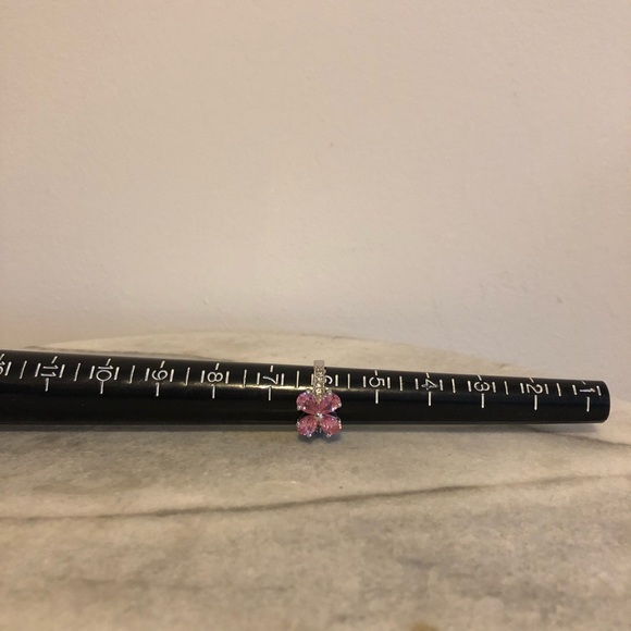 🌕 Pink flower shape accent on silver tone ring - Picture 5 of 6